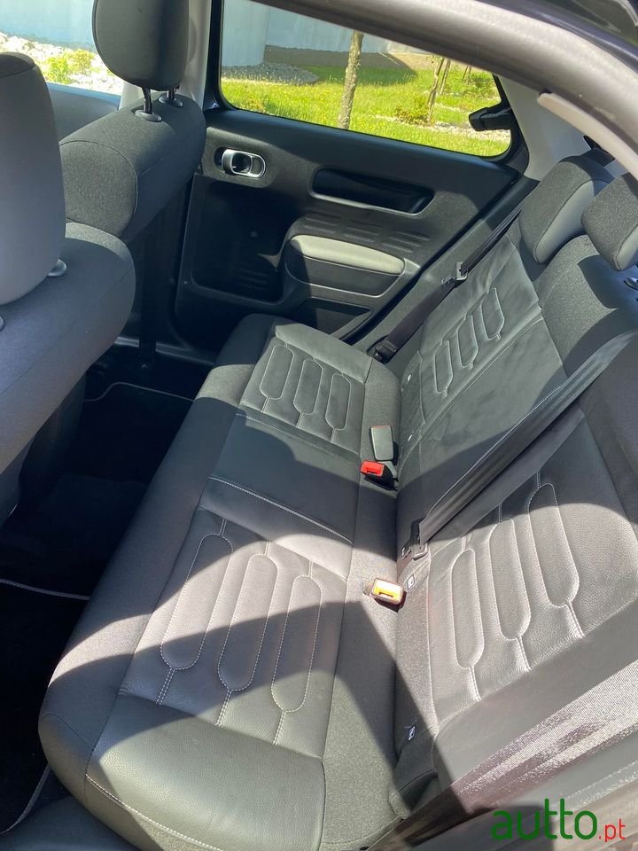 2019' Citroen C4 Cactus photo #5