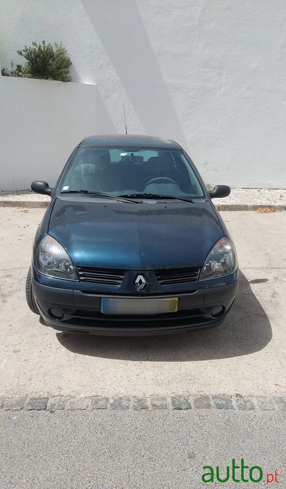 2004' Renault Clio photo #4