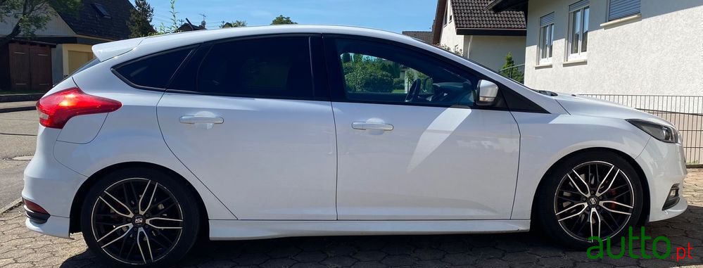 2016' Ford Focus 2.0I St-2 photo #2