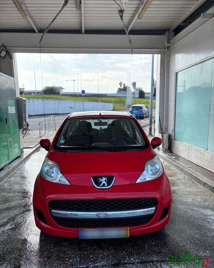 2009' Peugeot 107 photo #6