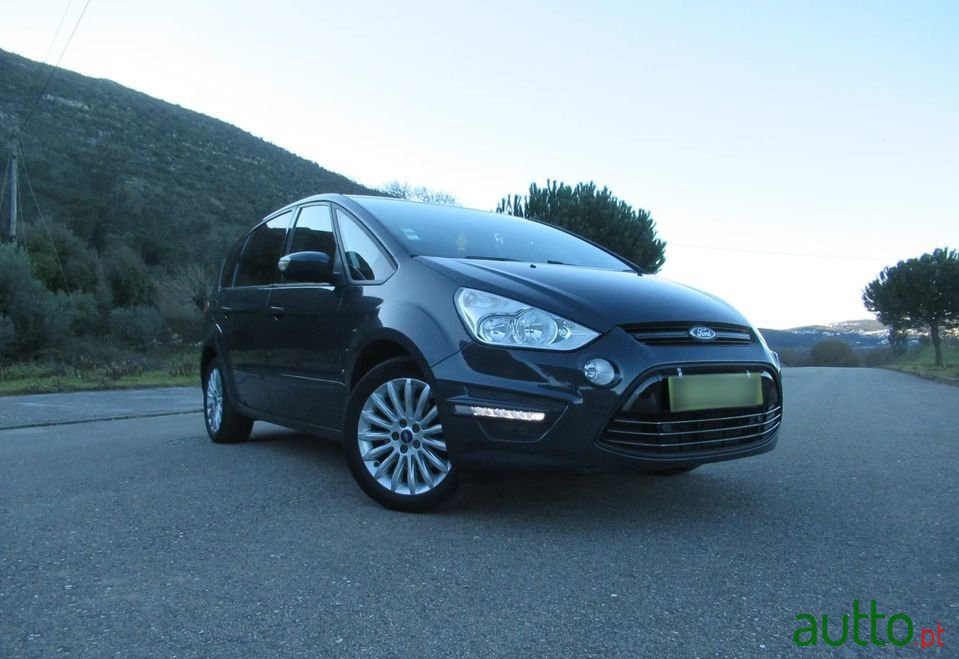 2014' Ford S-Max photo #4