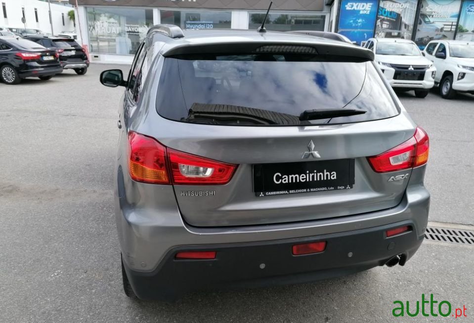 2013' Mitsubishi ASX photo #5