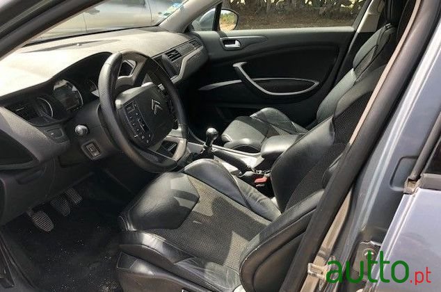 2013' Citroen C5 Tourer photo #6