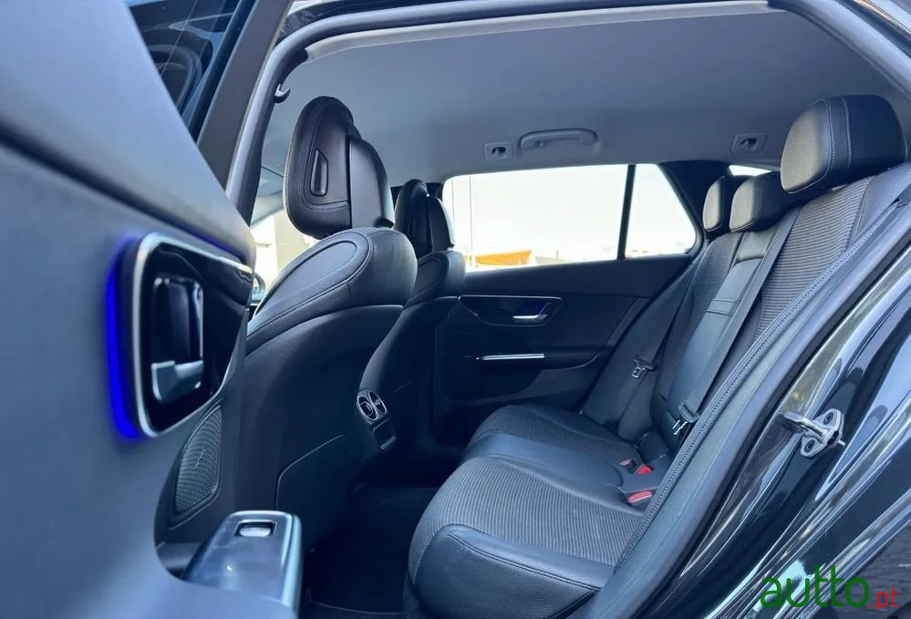 2022' Mercedes-Benz Classe C D Avantgarde photo #6