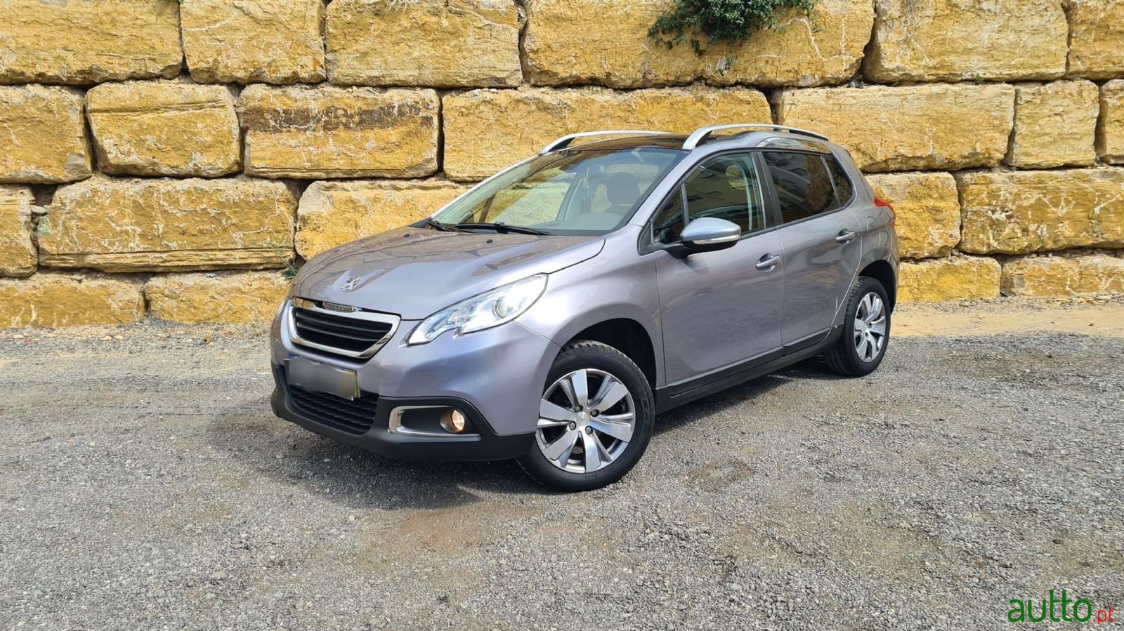 2015' Peugeot 2008 photo #1