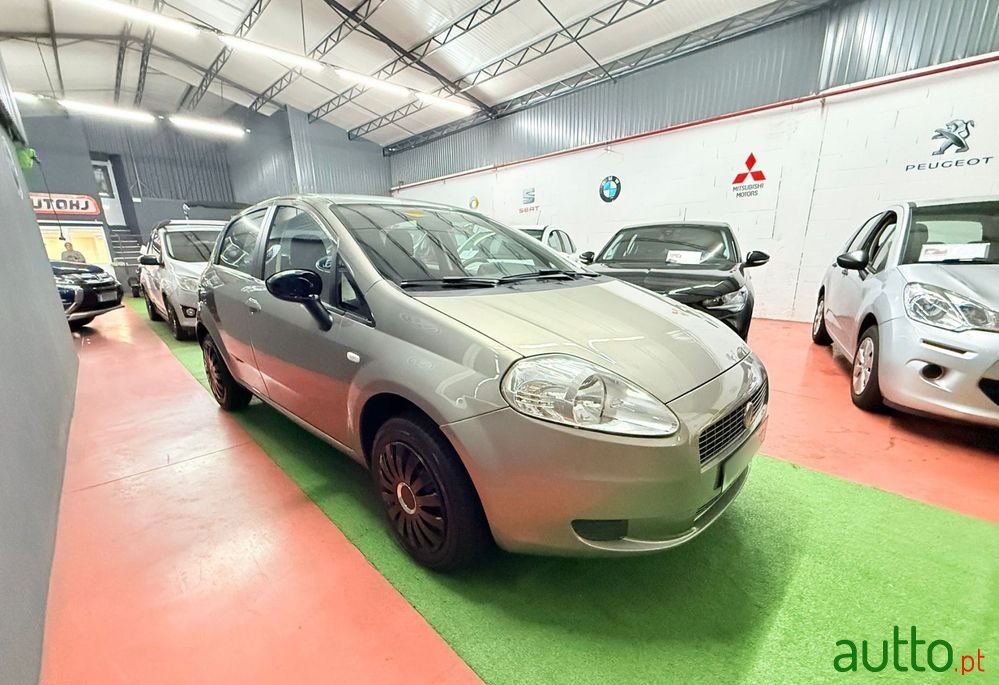 2009' Fiat Punto 1.4 16V Emotion photo #2