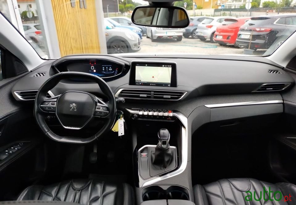 2017' Peugeot 3008 photo #3