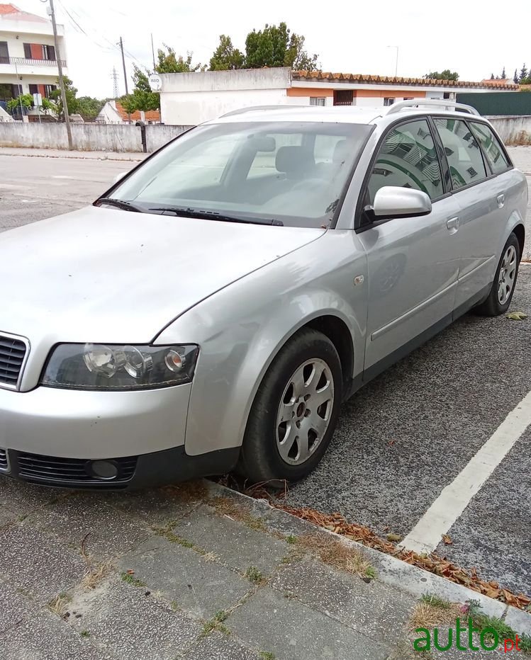 2002' Audi A4 Avant photo #3