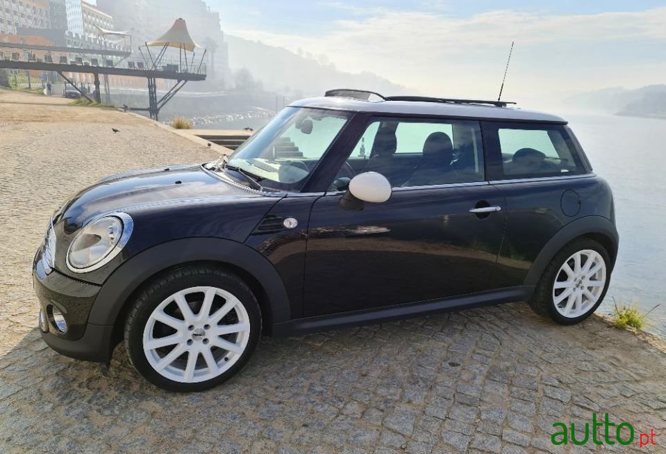 2012' MINI Cooper photo #2