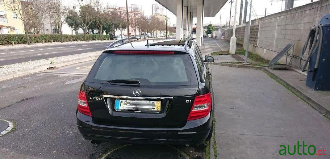 2011' Mercedes-Benz C-200 photo #3