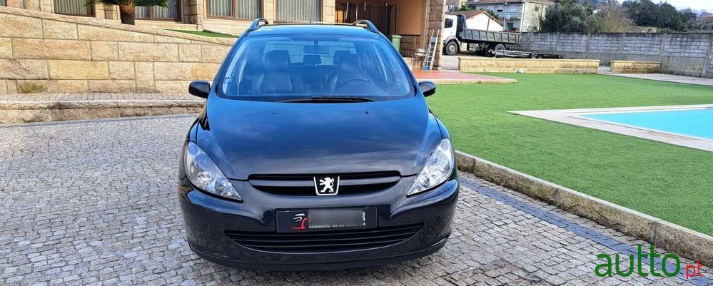 2005' Peugeot 307 Break photo #2