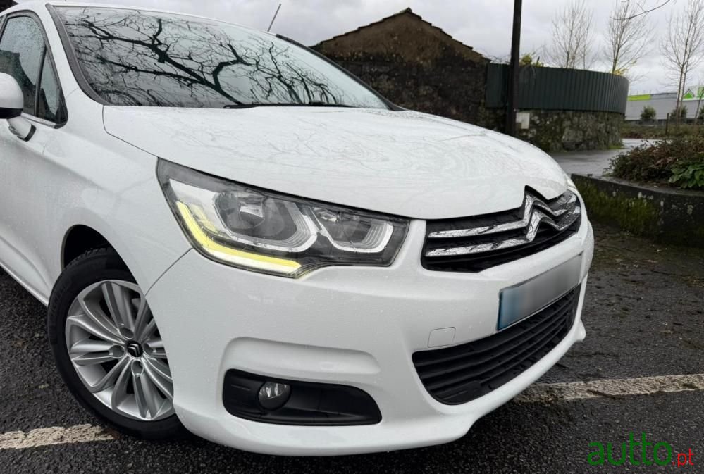 2015' Citroen C4 photo #2