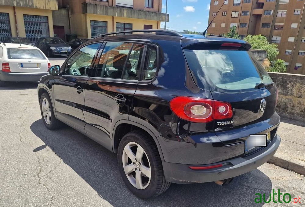 2009' Volkswagen Tiguan photo #2
