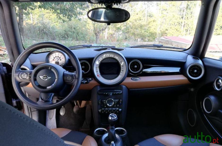 2012' MINI Cooper 1.6 D photo #2