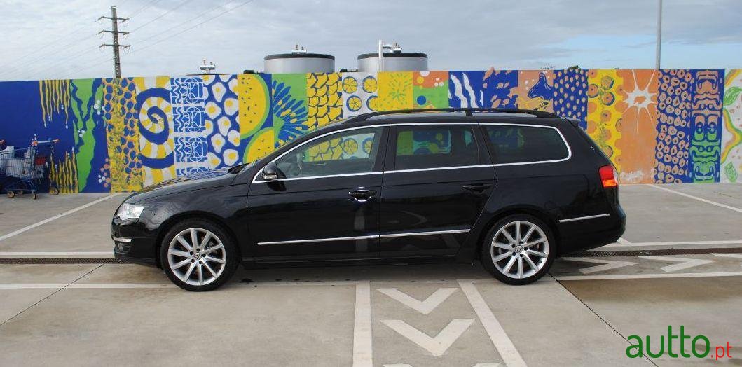 2007' Volkswagen Passat Variant photo #1