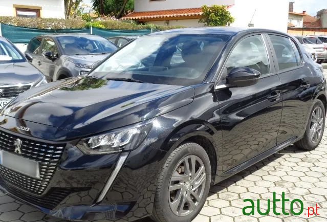 2021' Peugeot 208 photo #2