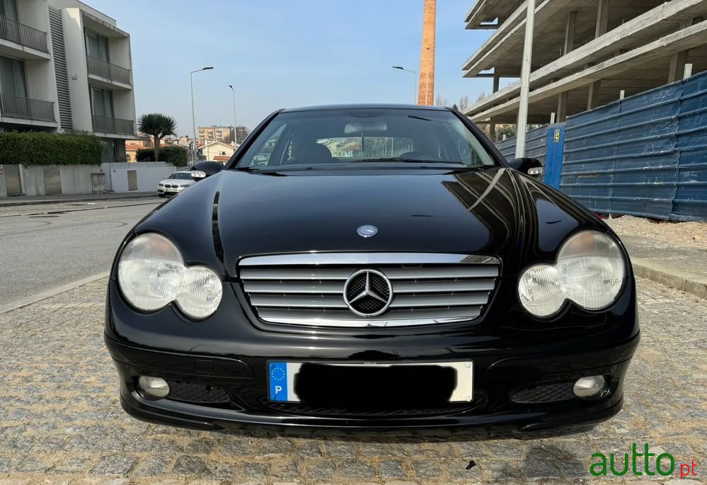 2002' Mercedes-Benz Classe C photo #2