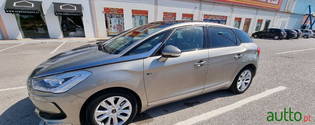 2013' Citroen DS5 photo #1