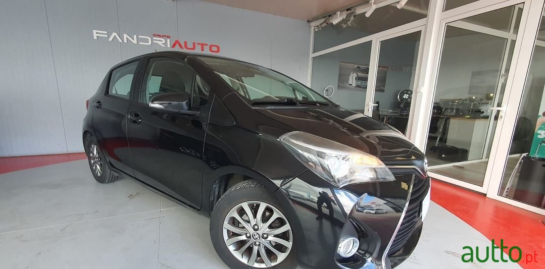 2016' Toyota Yaris photo #3