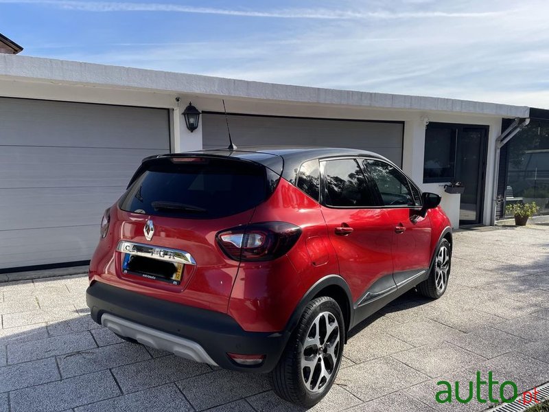 2019' Renault Captur photo #2
