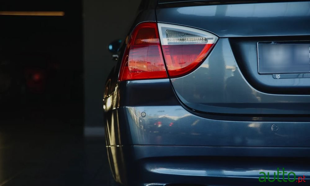 2008' BMW Série 3 D Touring Dynamic photo #3