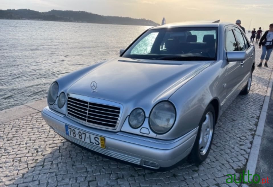 1998' Mercedes-Benz E-300 photo #3
