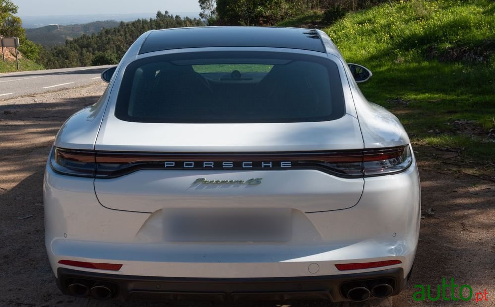 2021' Porsche Panamera photo #4