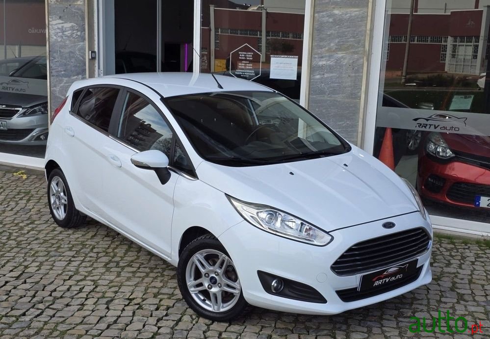 2015' Ford Fiesta photo #3