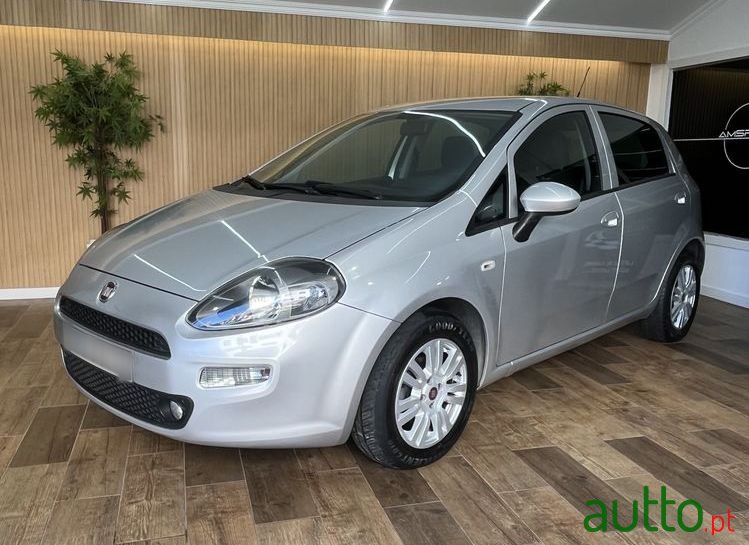 2018' Fiat Punto 1.2 Lounge S&S photo #1