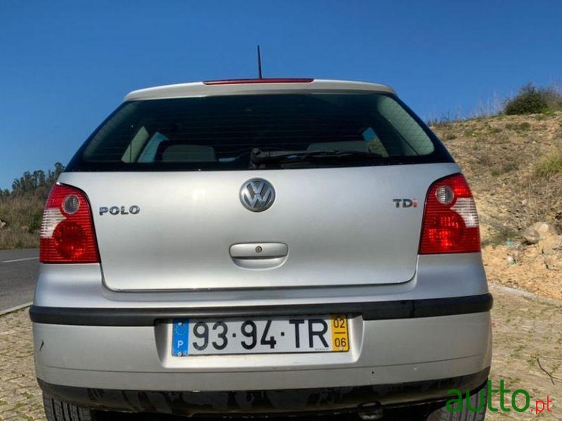 2002' Volkswagen Polo photo #1