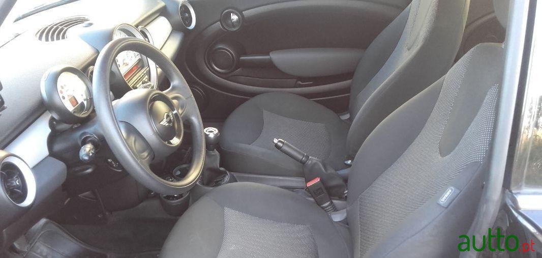 2011' MINI One Ver-D photo #5