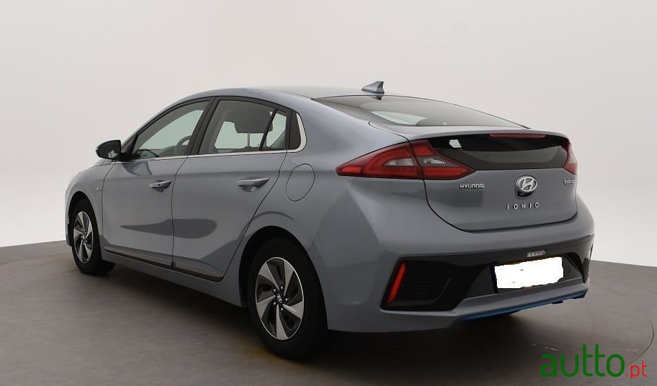 2016' Hyundai Ioniq photo #5