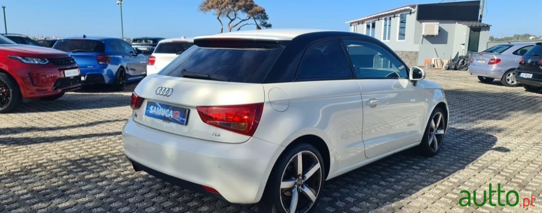 2011' Audi A1 photo #2