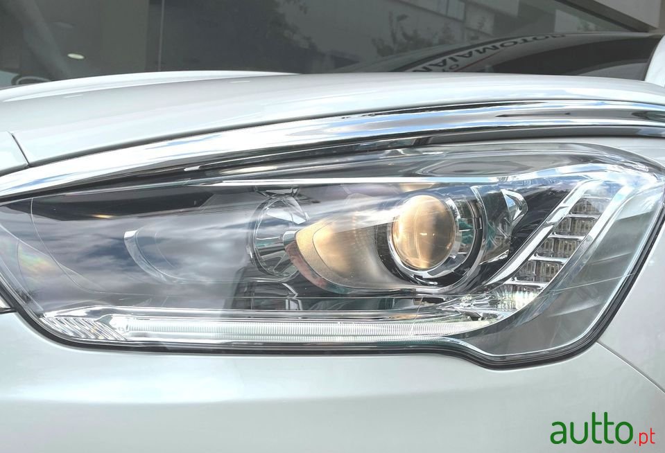 2016' DS Automobiles Ds5 photo #4