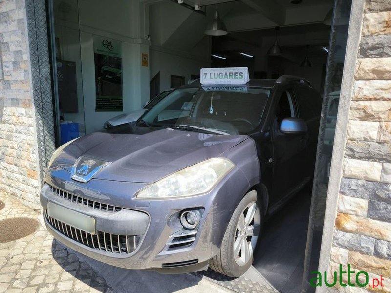 2009' Peugeot 4007 2.2 Hdi Griffe photo #2