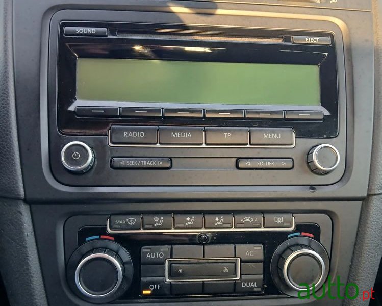 2009' Volkswagen Golf photo #6