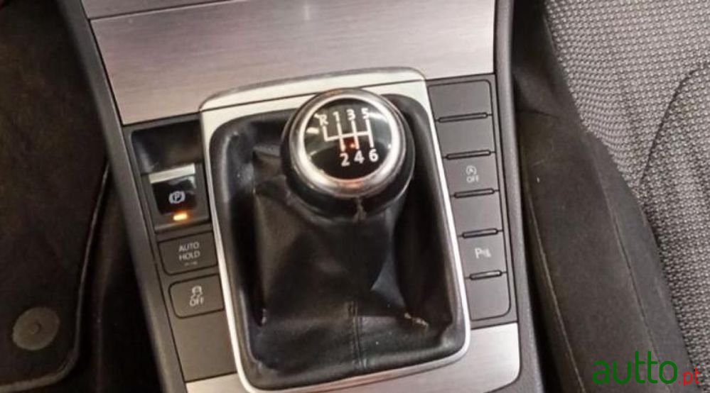 2012' Volkswagen Passat Variant photo #5