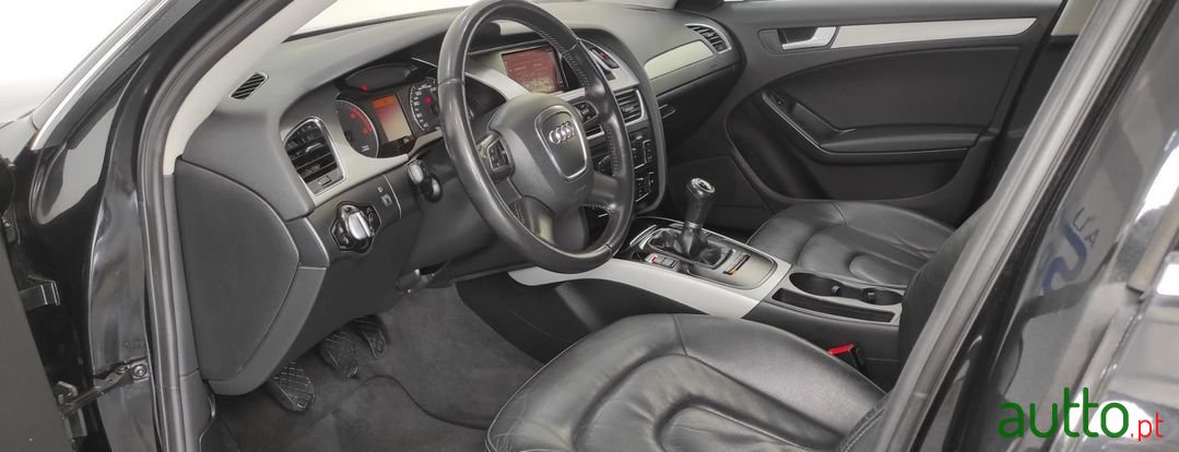 2011' Audi A4 photo #5