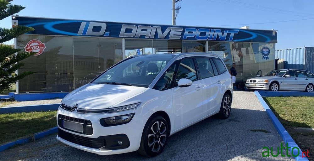 2019' Citroen Grand C4 SpaceTourer photo #1