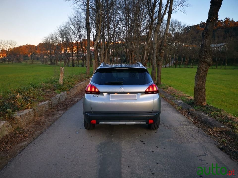 2018' Peugeot 2008 photo #3