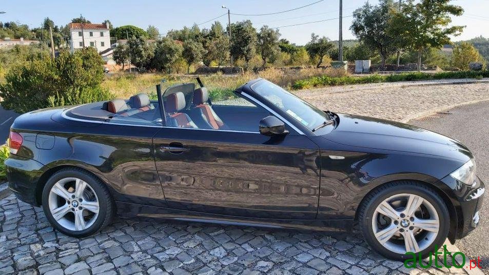 2010' BMW 118 D Cabrio photo #1
