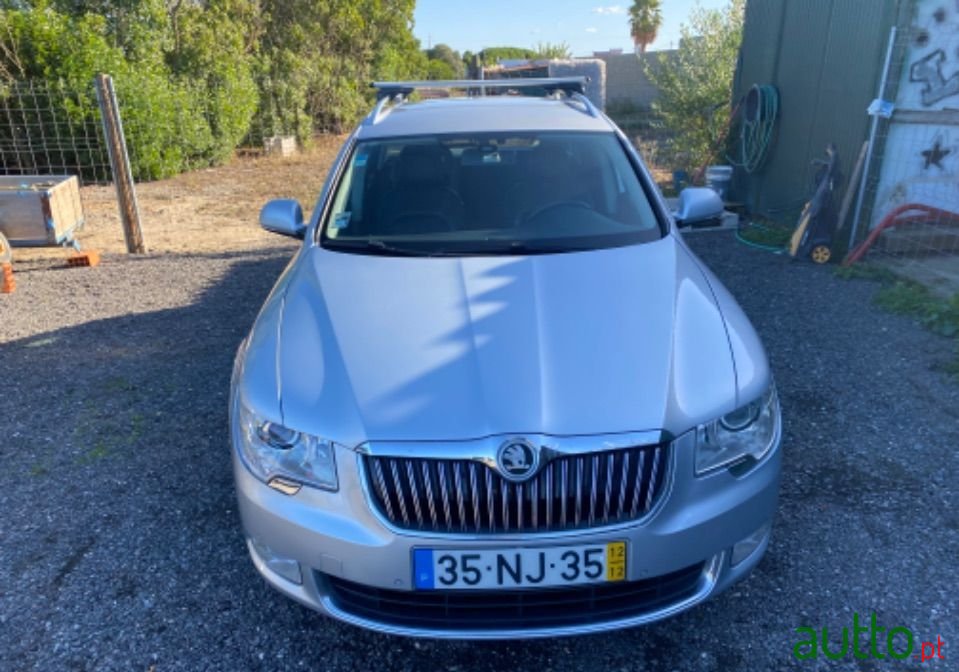 2012' Skoda Superb Break photo #1