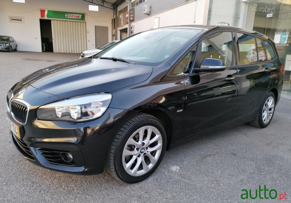 2017' BMW 216 Active Tourer photo #5