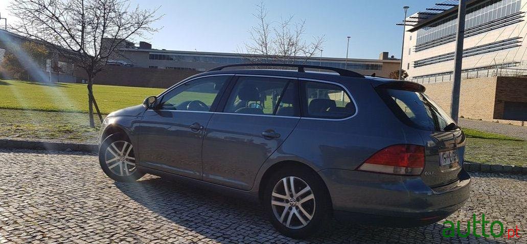 2008' Volkswagen Golf Variant photo #3