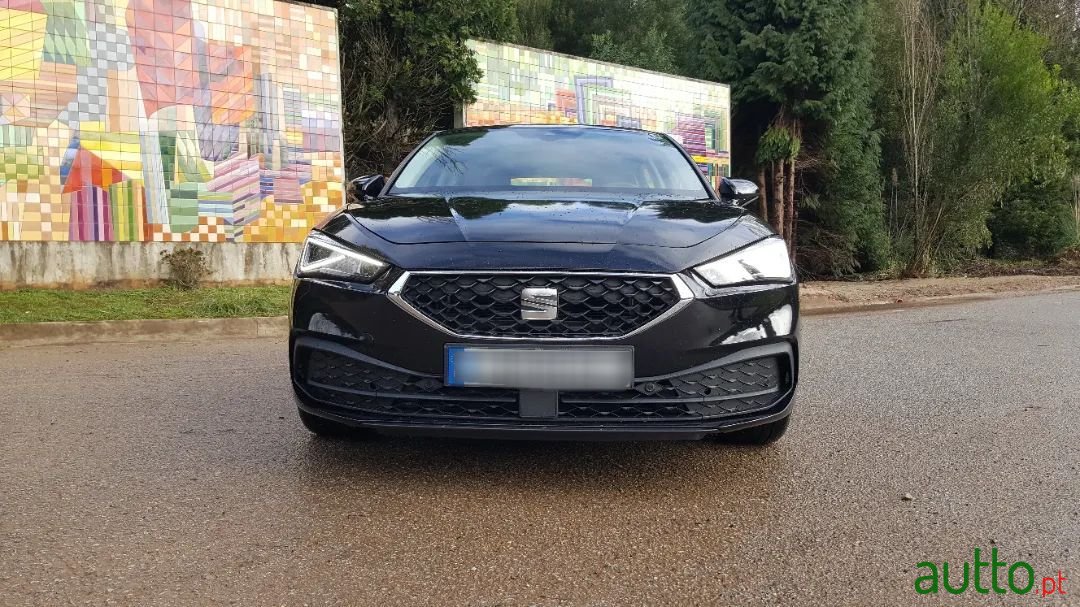 2021' SEAT Leon photo #2