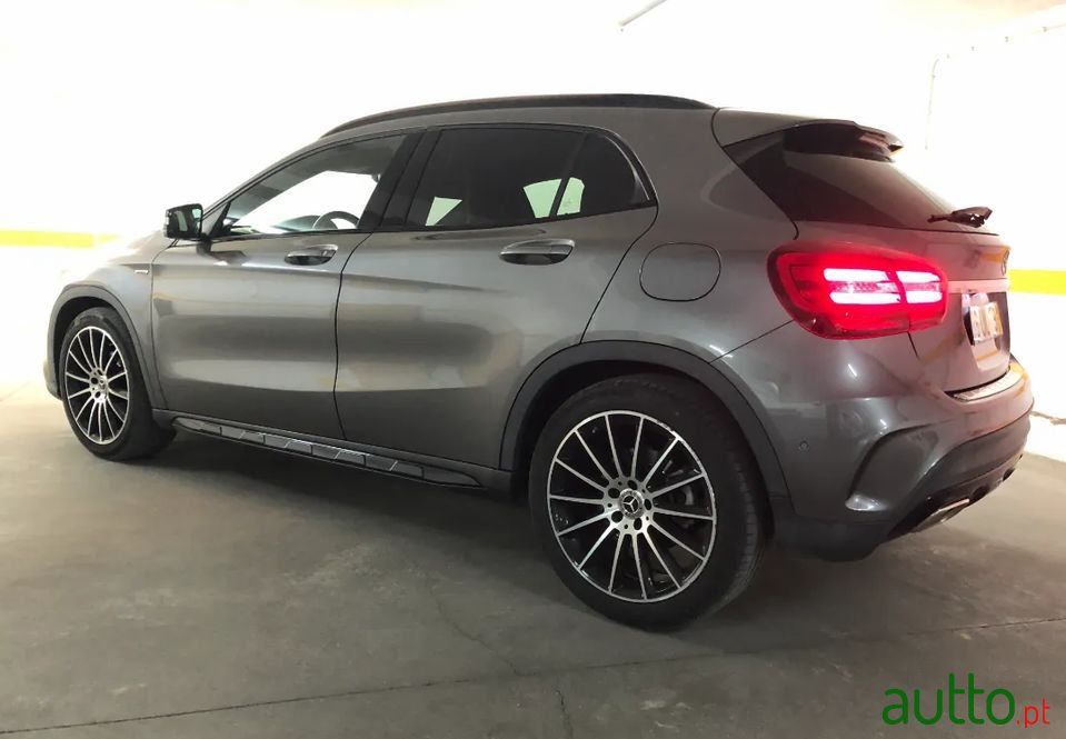 2018' Mercedes-Benz Gla-180 photo #1