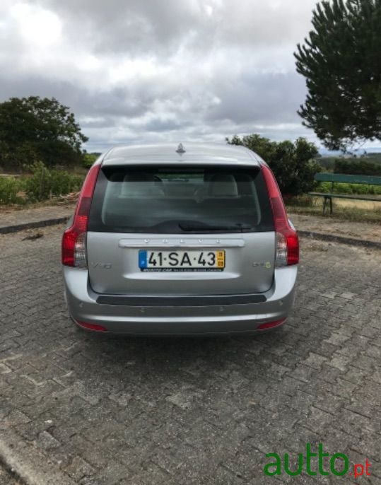 2011' Volvo V50 photo #4