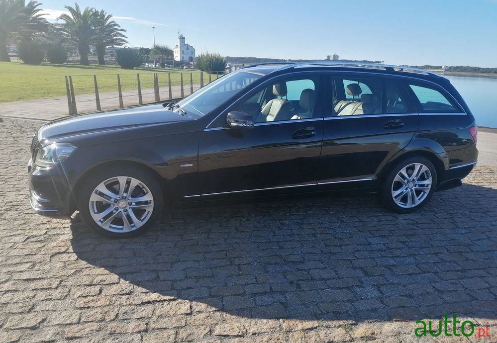 2011' Mercedes-Benz C 220 photo #5