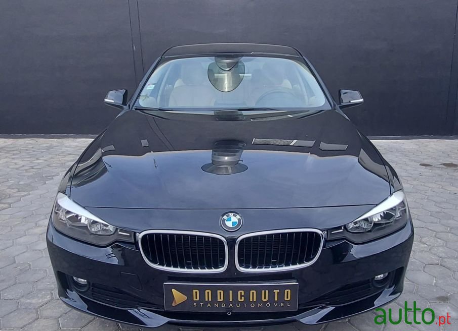 2015' BMW 318 photo #3