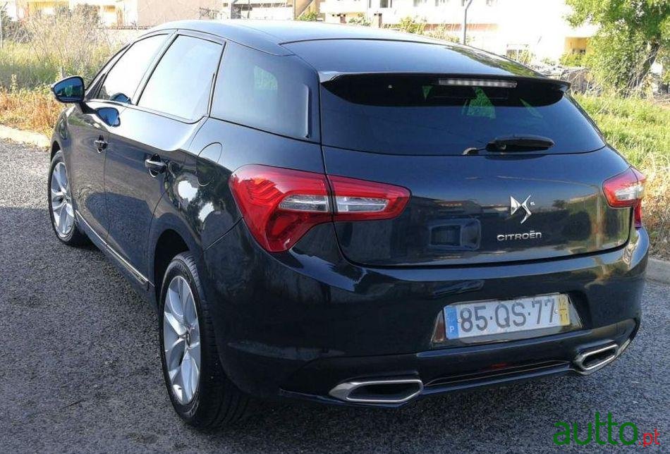 2011' Citroen DS5 1.6 Hdi photo #2